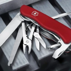 Victorinox Work Champ - Red -Outdoor Gear 0.8564 3 600x600 ab7407e3 b378 49fa 844a d7f8df3418a2