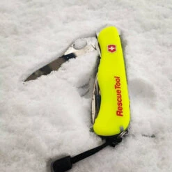 Victorinox Rescue Tool - Neon Yellow -Outdoor Gear 0.8623.MWN 6 600x600 ac79c16f 8645 44e6 a4c7 bc187f0b6d69