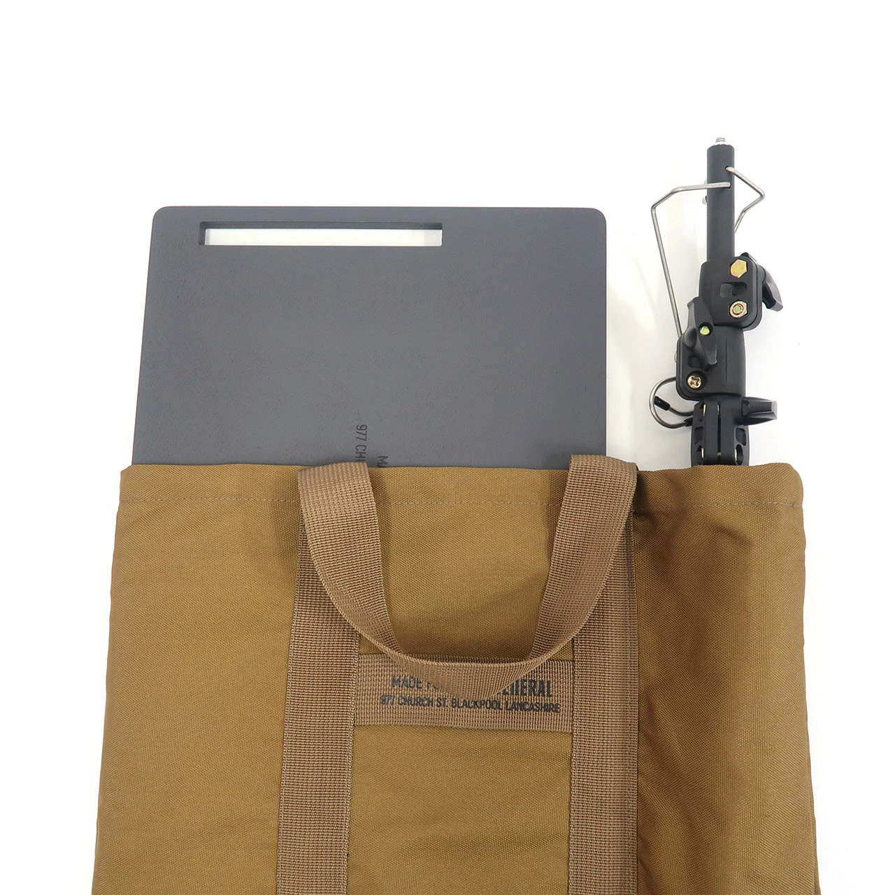 Post General Tri-pod Table & Hanger 4 Post General Tri-pod Table & Hanger - Image 4