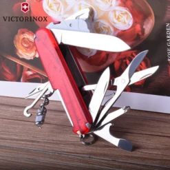 Victorinox Traveller Lite - Red Transparent -Outdoor Gear 1.7905.AVT 6 600x600 e128f41d 4078 4d24 ad2d d6ef8172b257