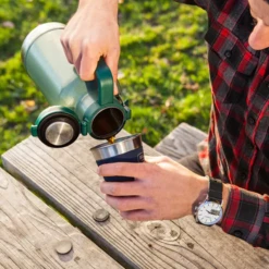 Stanley Classic Vacuum Growler 2QT Hammertone Green -Outdoor Gear 10 01941 099 2 600x600 d6105462 bce2 40f5 b7ab 887a725e5249