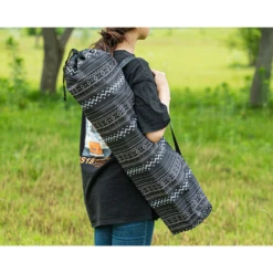 KZM New Hug Chair Black -Outdoor Gear 13 0a00a17a 9fa7 4854 99c2 b03ae7edf5a9